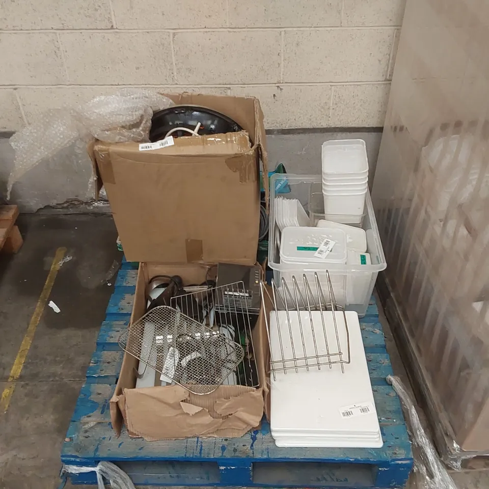 PALLET OF ASSORTED CATERING PARTS ECT