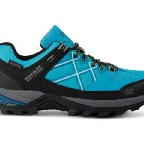 BRAND NEW REGATTA MENS SAMARIS III WATERPROOF WALKING SHOES UK SIZE 6.5