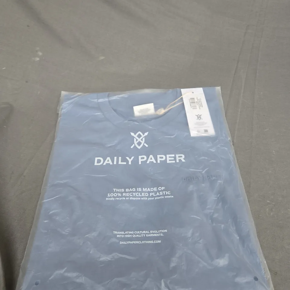 BAGGED DAILY PAPER R-TYPE TSHIRT SIZE M