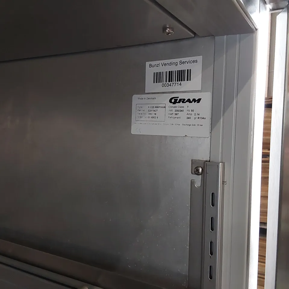 GRAM K625 UPRIGHT FRIDGE