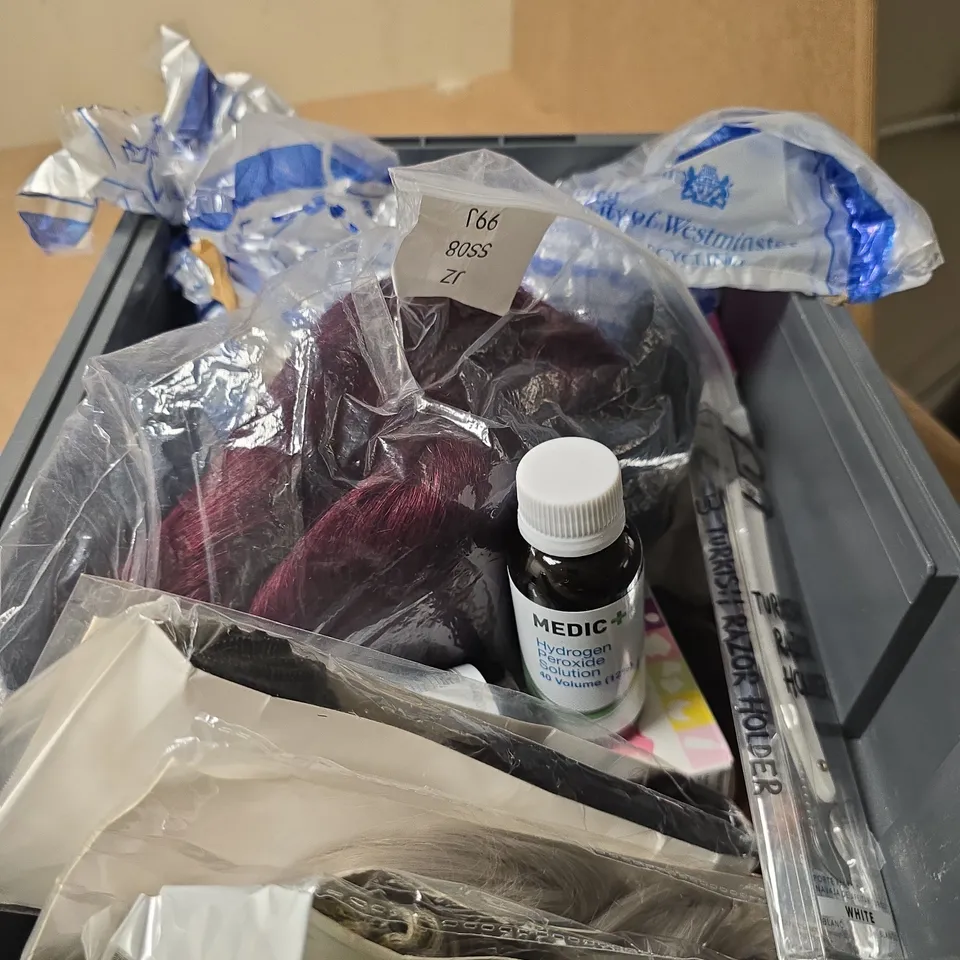 APPROXIMATELY 10 ASSORTED COSMETIC ITEMS INCLUDING MEDIC HYDROGEN PEROXIDE SOLUTION AND TURKISH RAZOR HOLDER