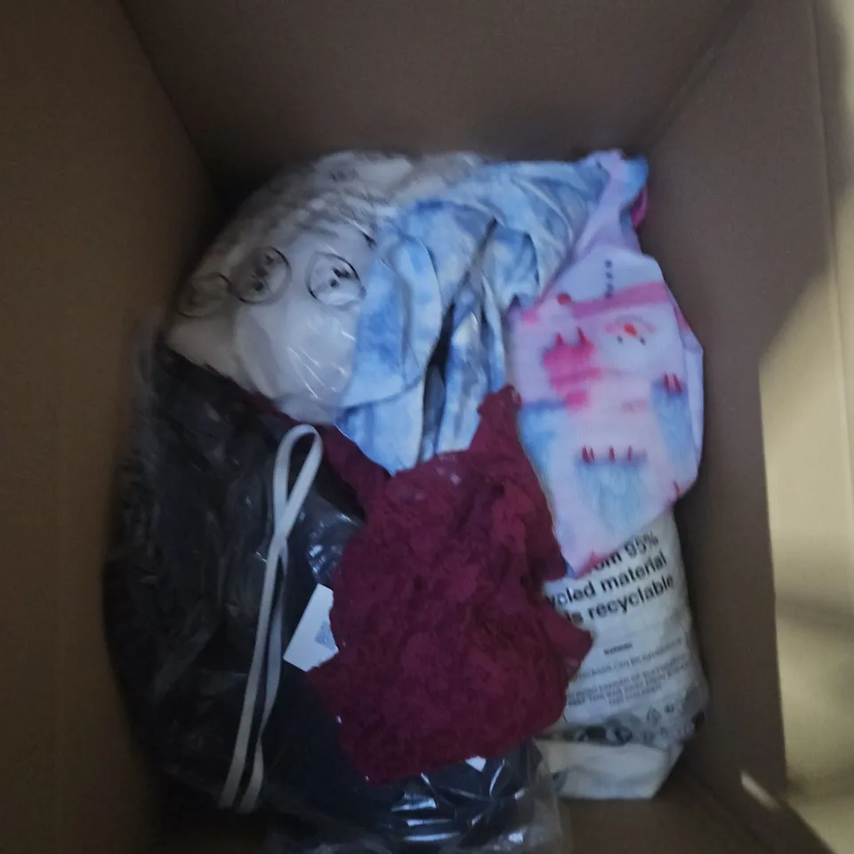 LARGE BOX OF APPROXIMATELY 25 ASSORTED CLOTHING ITEMS IN VARIOUS COLOURS, STYLES AND SIZES - COLLECTION ONLY