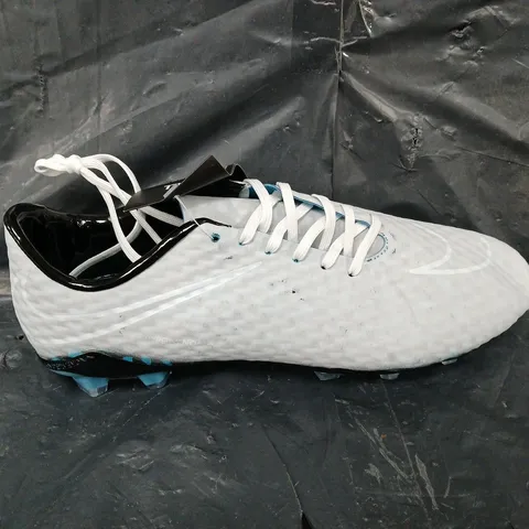 UNBOXED PAIR OF NIKE HYPERVENOM FOOTBALL BOOTS - UK SIZE 10