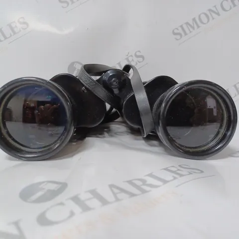 BINOCULARS WITH CASE