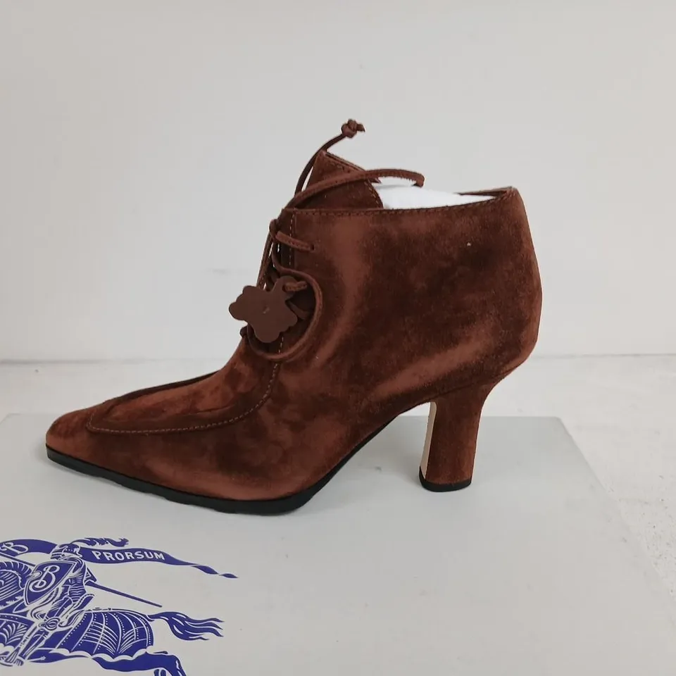 BURBERRY BROWN SUEDE ANKLE BOOTS – UK 6.5 (EU 39.5) – BOXED
