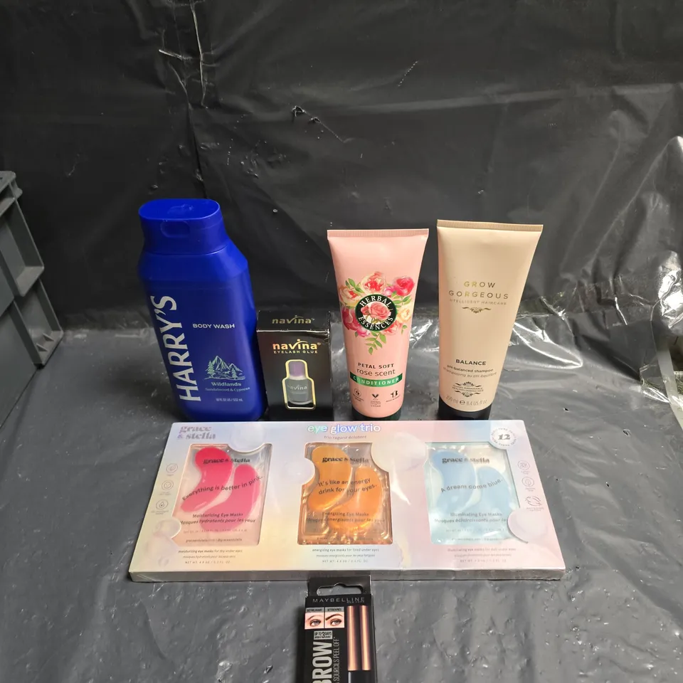 APPROXIMATEY 20 ASSORTED HEALTH AND BEAUTY PRODUCTS TO INCLUDE - HARRY'S BODY WASH - EYE GLOW TRIO AND HERBAL ESSENCES CONDITIONER