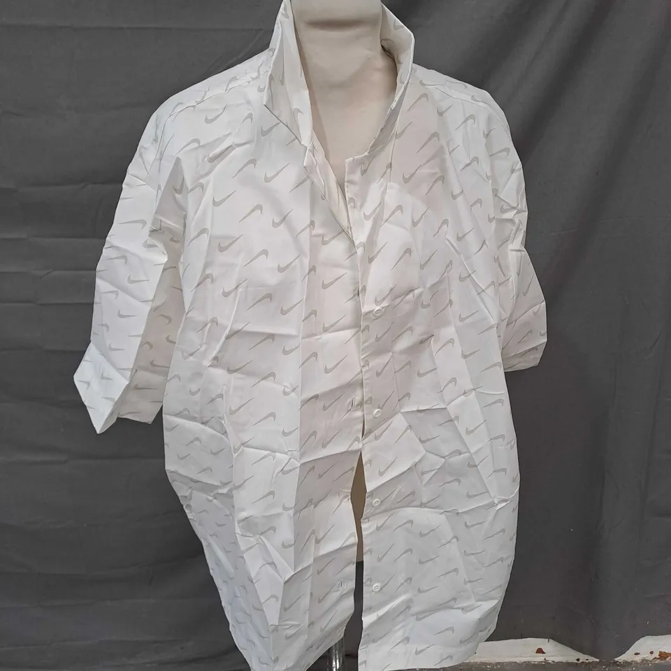 NIKE WHITE LOGO SHIRT - WOMENS XL