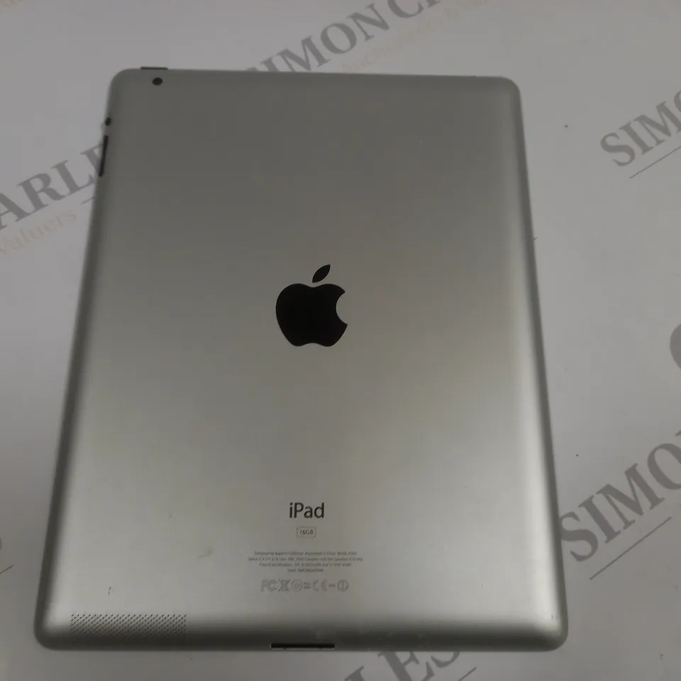UNBOXED APPLE IPAD 16GB IN SILVER - A1395