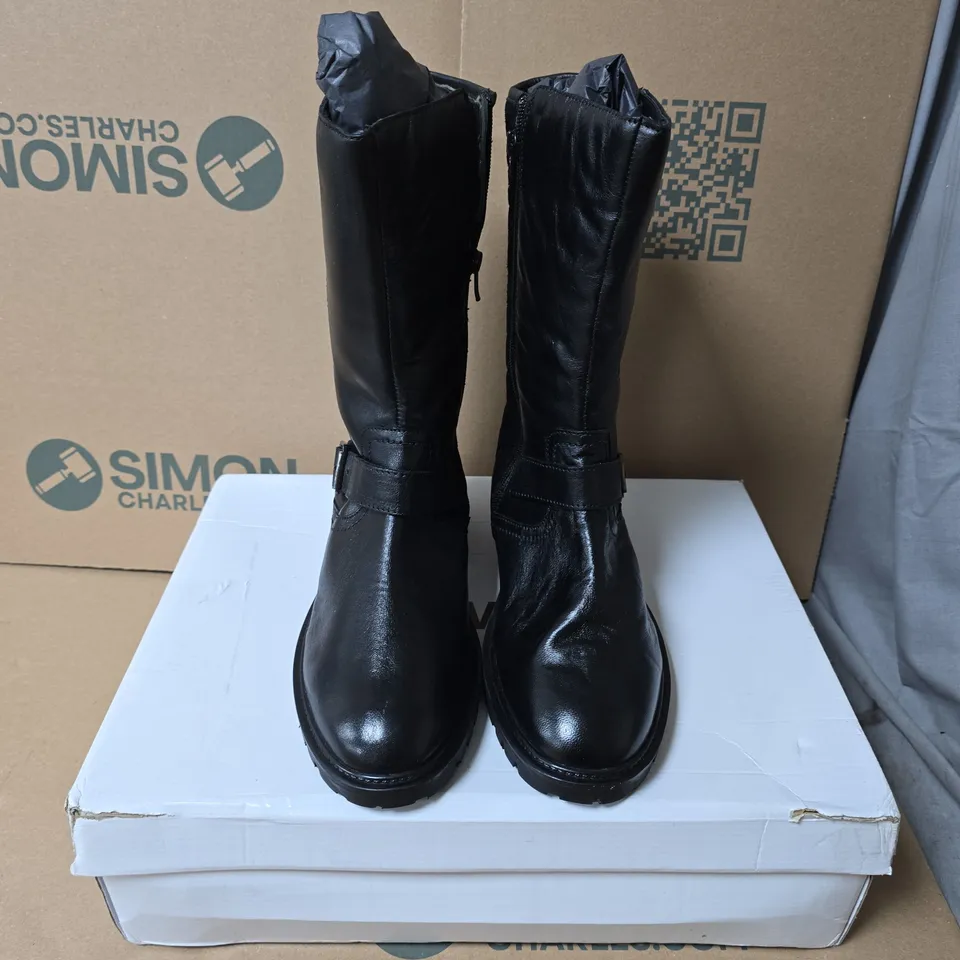 UK 7 BLACK CALF BOOT – KNEE-HIGH WITH QUILTED SHAFT & BUCKLE STRAP