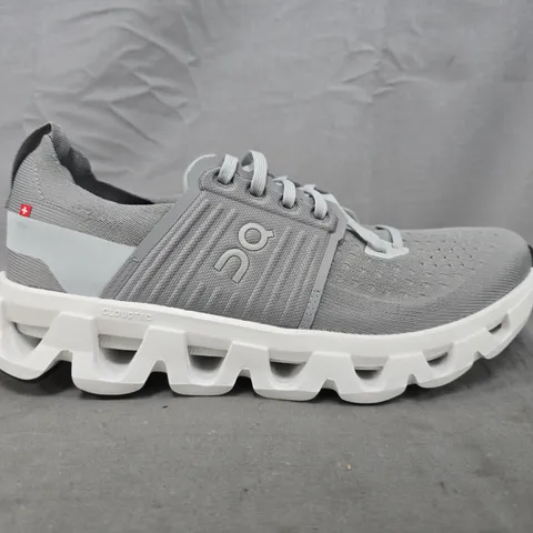 UNBOXED PAIR OF ON CLOUDSWIFT TRAINERS IN GREY SIZE UK 8