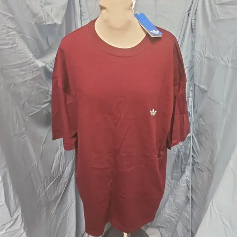 ADIDAS ESSENTIAL T-SHIRT IN MAROON - UK L