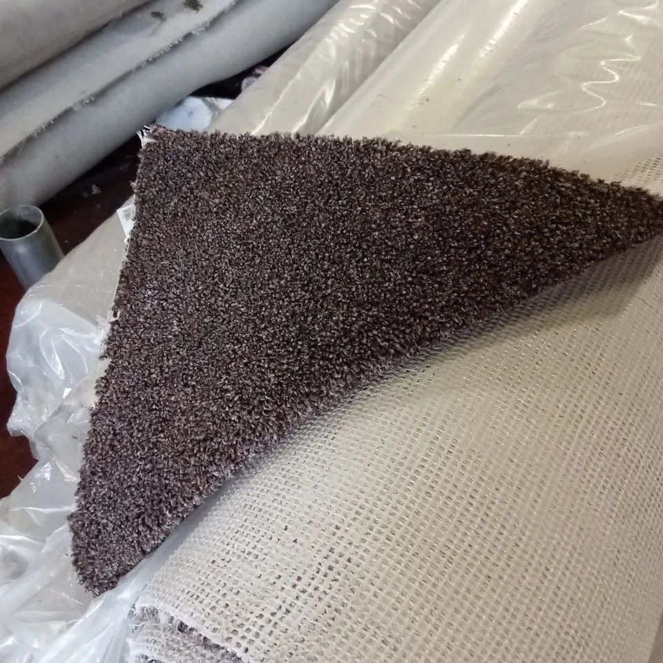ROLL OF QUALITY STS HERITAGE ELITE AB COFFEE CARPET // APPROX SIZE: 4 x 5.3m