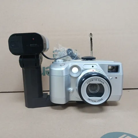 ZOOM CAMERA KIT – COMPACT SILVER CAMERA WITH 32-56MM ZOOM LENS, DELUXE KIT