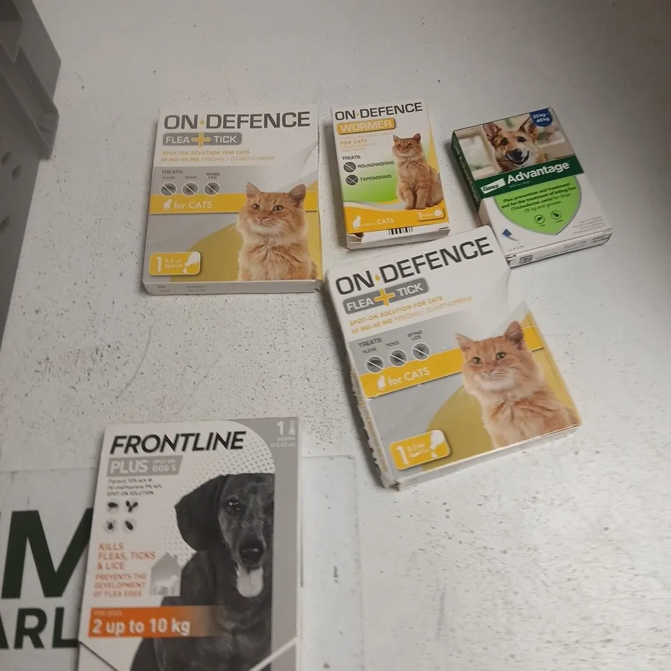 TOTE OF APPROXIMATELY 20 ASSORTED PET SUPPLIES TO INCLUDE: ASSORTED FLEA SPOT ON AND WORMER 