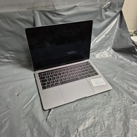 APPLE MACBOOK PRO A2159