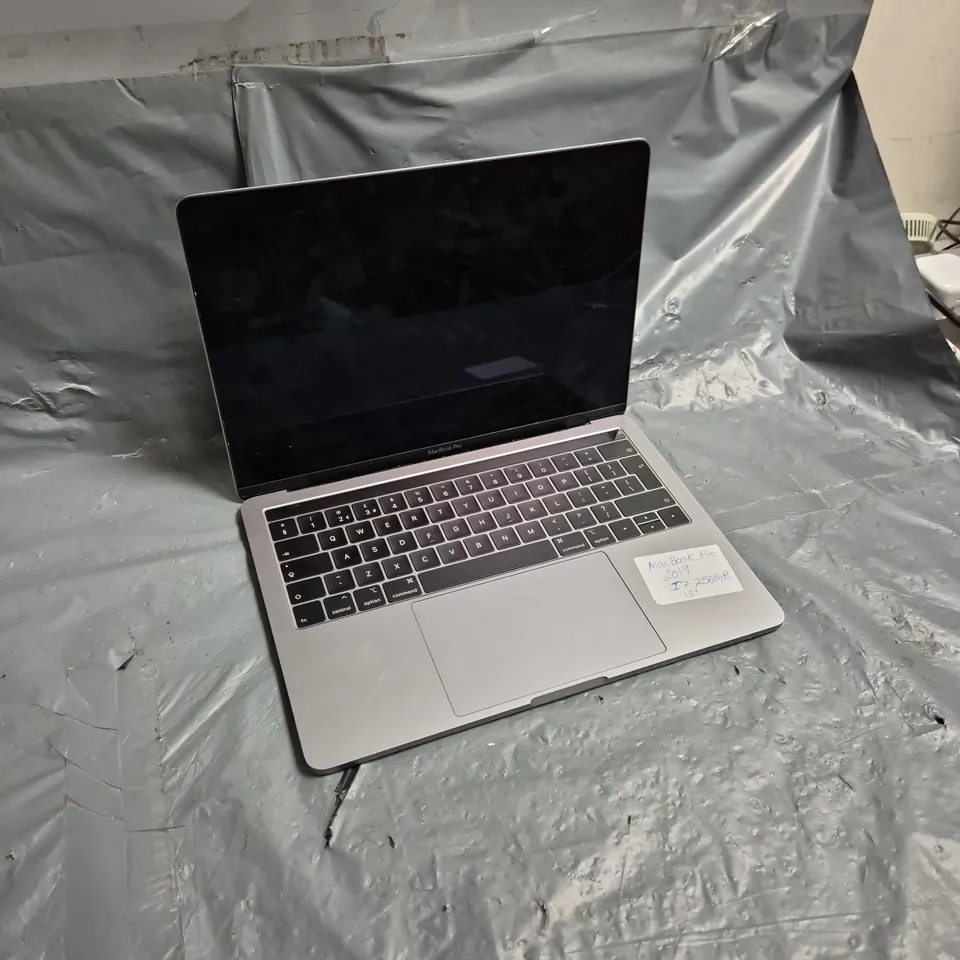 APPLE MACBOOK PRO A2159