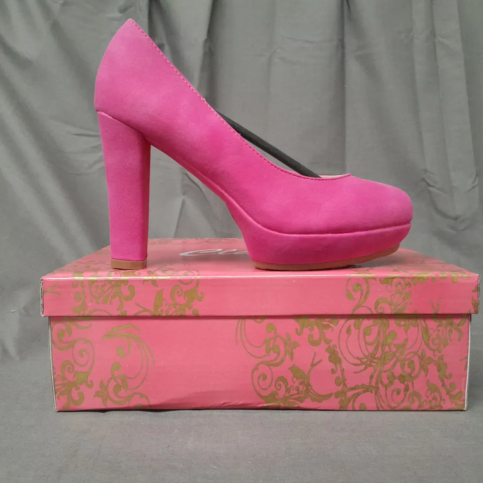 BOXED PAIR OF CLARA'S CLOSED TOE HIGH HEEL SHOES IN FUCHSIA 35