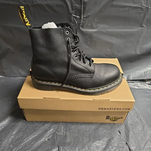 DR. MARTENS 1460 PASCAL BLACK LEATHER BOOTS – UK 7