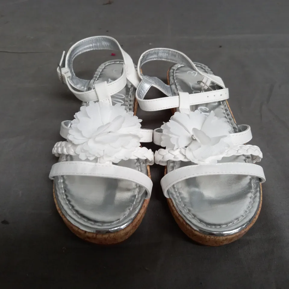 APPROXIMATELY 15 LILLEY FLORAL DECORATED OPEN TOE SANDALS IN SILVER IN VARIOUS SIZES