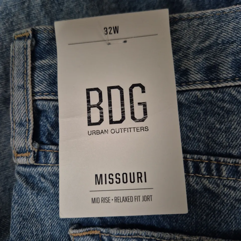 BDG MISSOURI MID RISE RELAXED-FIT DENIM SHORTS – UK 32 (32W) – BLUE
