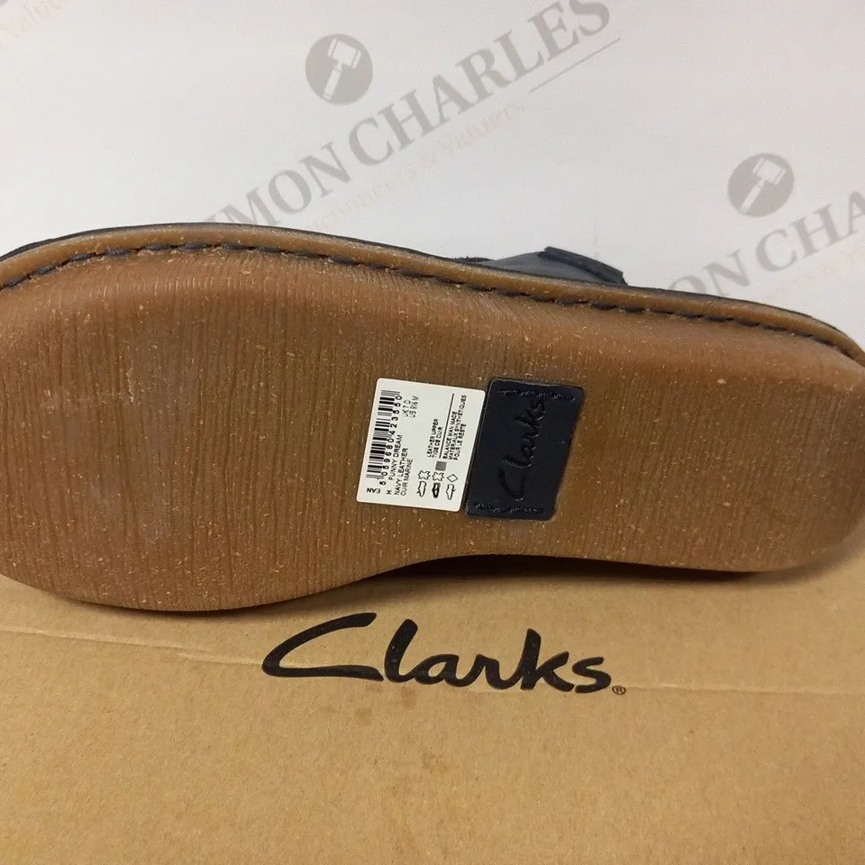 BOXED CLARKS FUNNY DREAM NAVY LEATHER SIZE 7