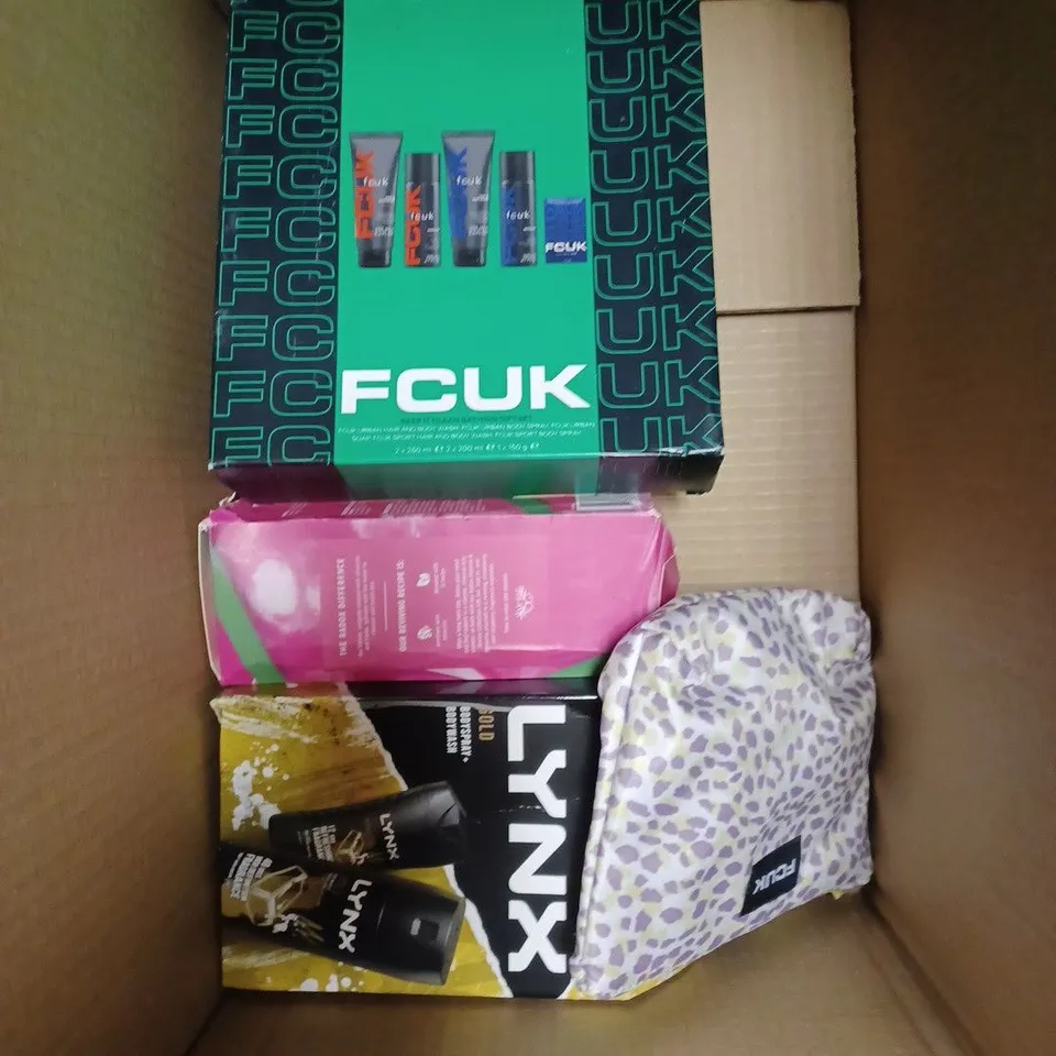 APPROXIMATELY 10 ASSORTED HEALTH & BEAUTY GIFT SETS TO INCLUDE TED BAKER, SANCTUARY SPA, YARDLEY ETC 