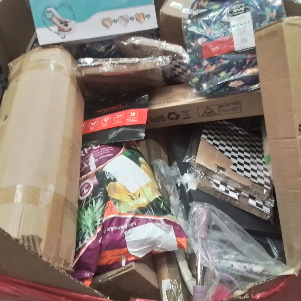 PALLET CONTAINING VARIOUS ASSORTED BOXED HOUSEHOLD ITEMS TO INCLUDE: 4.5M TELESCOPIC LADDER, FOOT MASSAGER, COMPOST, KIDS SCOOTER AND LOTS MORE UNMARKED BOXED ITEMS 