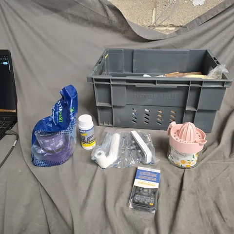 APPROXIMATLEY 15 ITEMS OF ASSORTED HEALTH & BEAUTY BOTTLES WITH KITCHEN GADGETS .