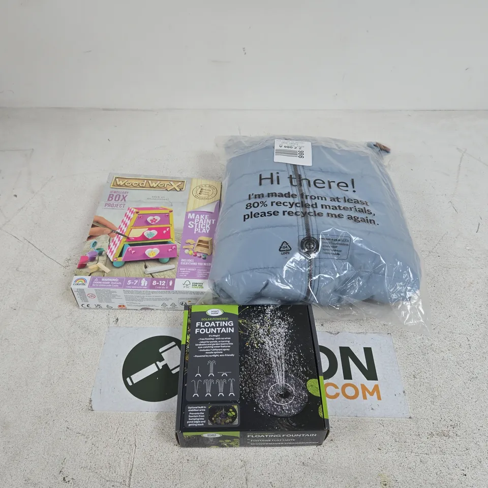 BOX OF APPROXIMATELY 15 ASSORTED ITEMS TO INCLUDE CLOTHING, SMART SOLAR FLOATING FOUNTAIN, WOOD WORX JEWELLERY BOX PROJECT ETC