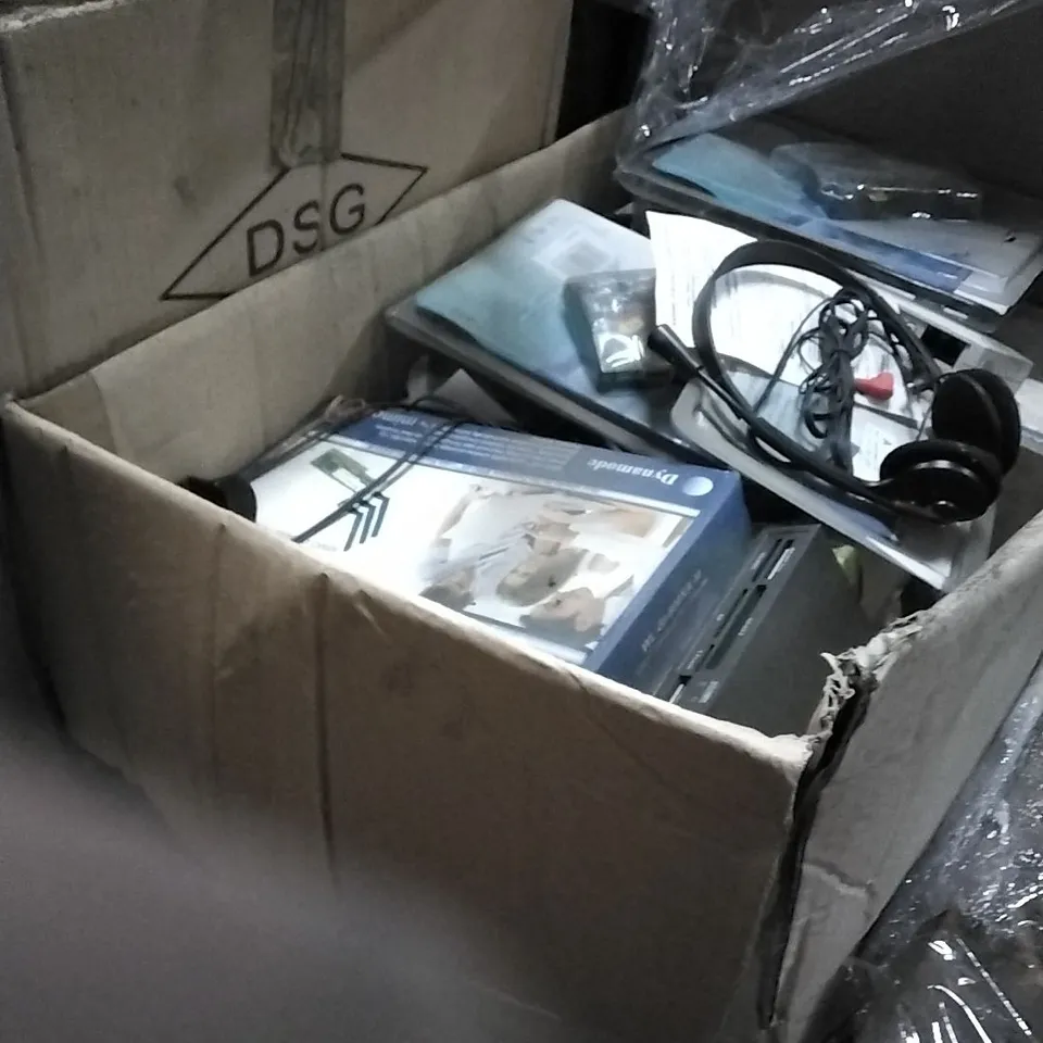 PALLET OF VARIOUS IT ITEMS 