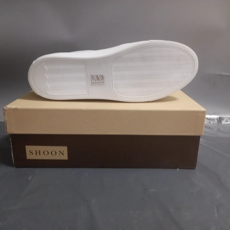 SHOON EIDOLON SLIP ON LEATHER TRAINERS OFF WHITE SIZE EU 41
