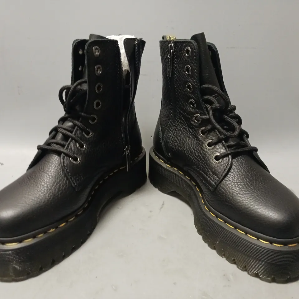 BOXED PAIR OF DR MARTENS JADON III ANKLE BOOTS IN BLACK UK SIZE 5