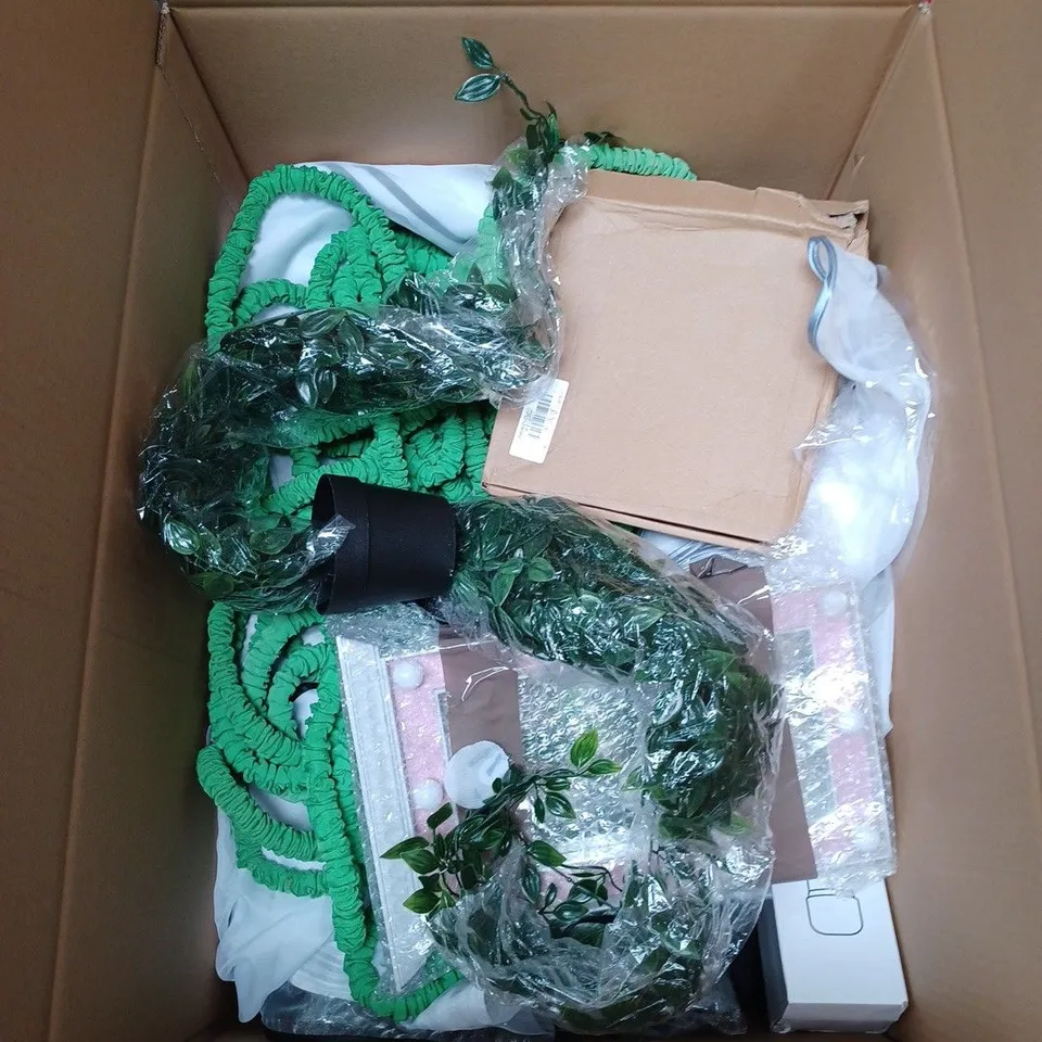 BOX TO CONTAIN APPROX. 20 X ASSORTED HOUSEHOLD PRODUCTS, INCLUDES EXTENSION LEAD, CUTLERY RECORDABLE DISCS ETC