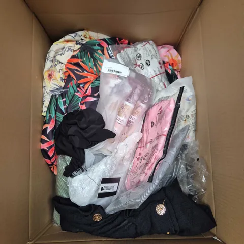 BOX OF APPROXIMATELY 25 ASSORTED CLOTHING ITEMS TO INCLUDE: HALARA BLUE SKORTS