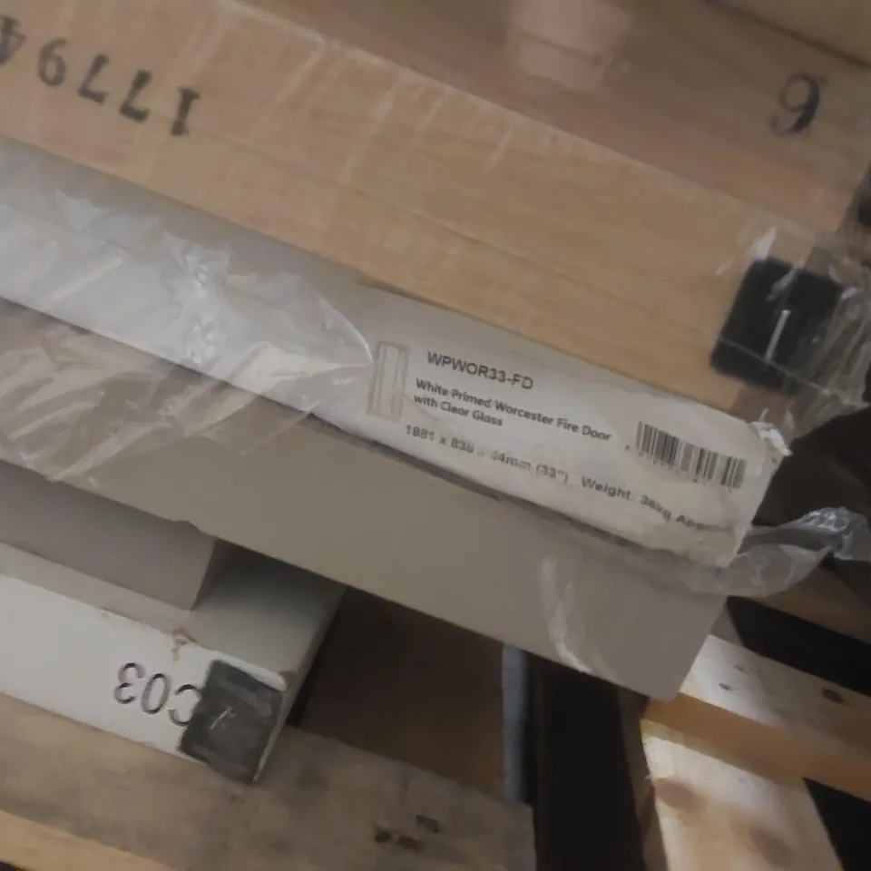 PALLET CONTAINING A VERY LARGE QUANTITY OF ASSORTED WOODEN INTERNAL DOORS