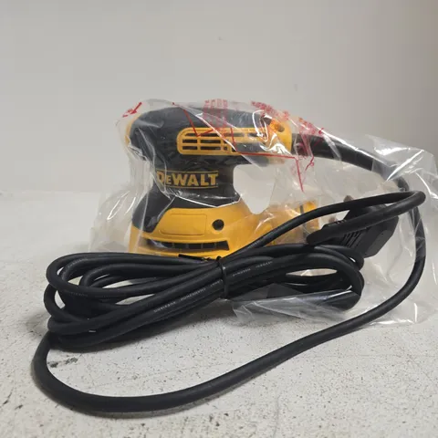 DEWALT DWE6423 125MM RANDOM ORBITAL SANDER