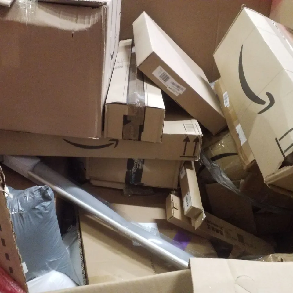 PALLET CONTAINING ASSORTED PRODUCTS INCLUDING PILATES RING SET, BALANCE BIKE, ROLLER BLIND, TOILET SEAT & 17" MONITOR