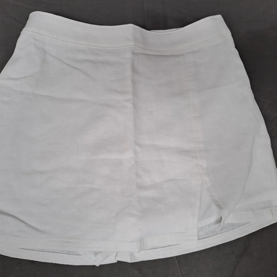 HOLLISTER LINEN BLEND COLLECTION MINI SKIRT IN WHITE SIZE SMALL
