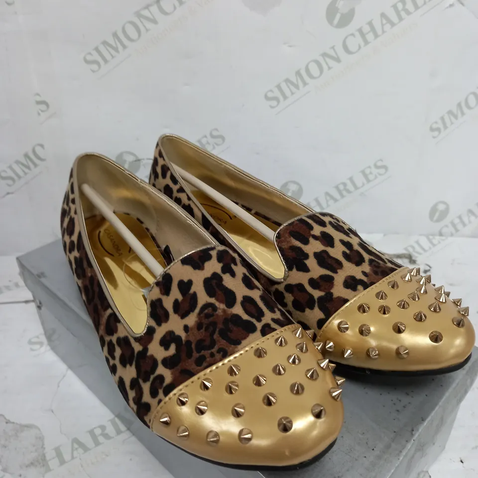 BOXED CASANDRA LEOPARD PRINT GOLD TOE SHOES - SIZE 6