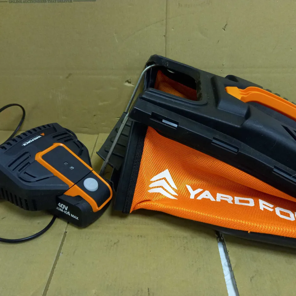 YARD FORCE 40V 32CM CORDLESS LAWNMOWER