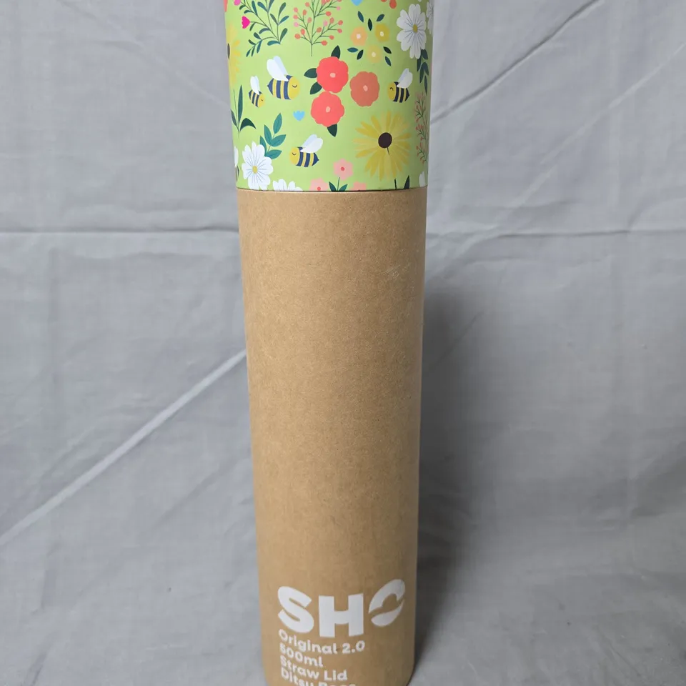 BOXED AND SEALED SHO 500ML BOTTLE WITH STRAW LID - DITSY BEES PATTERN (ORIGINAL 2.0)