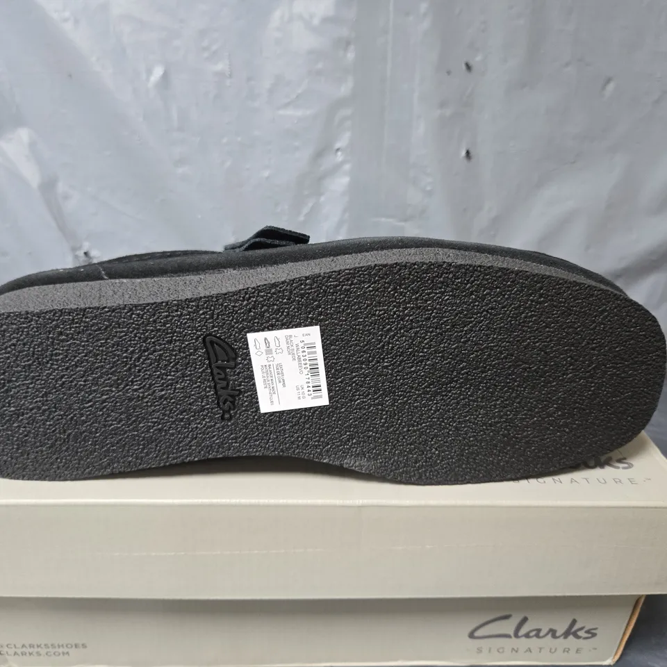 BOXED PAIR OF CLARKS SIGNATURE WALLABEE EVO SHOES IN BLACK SUEDE - UK 10