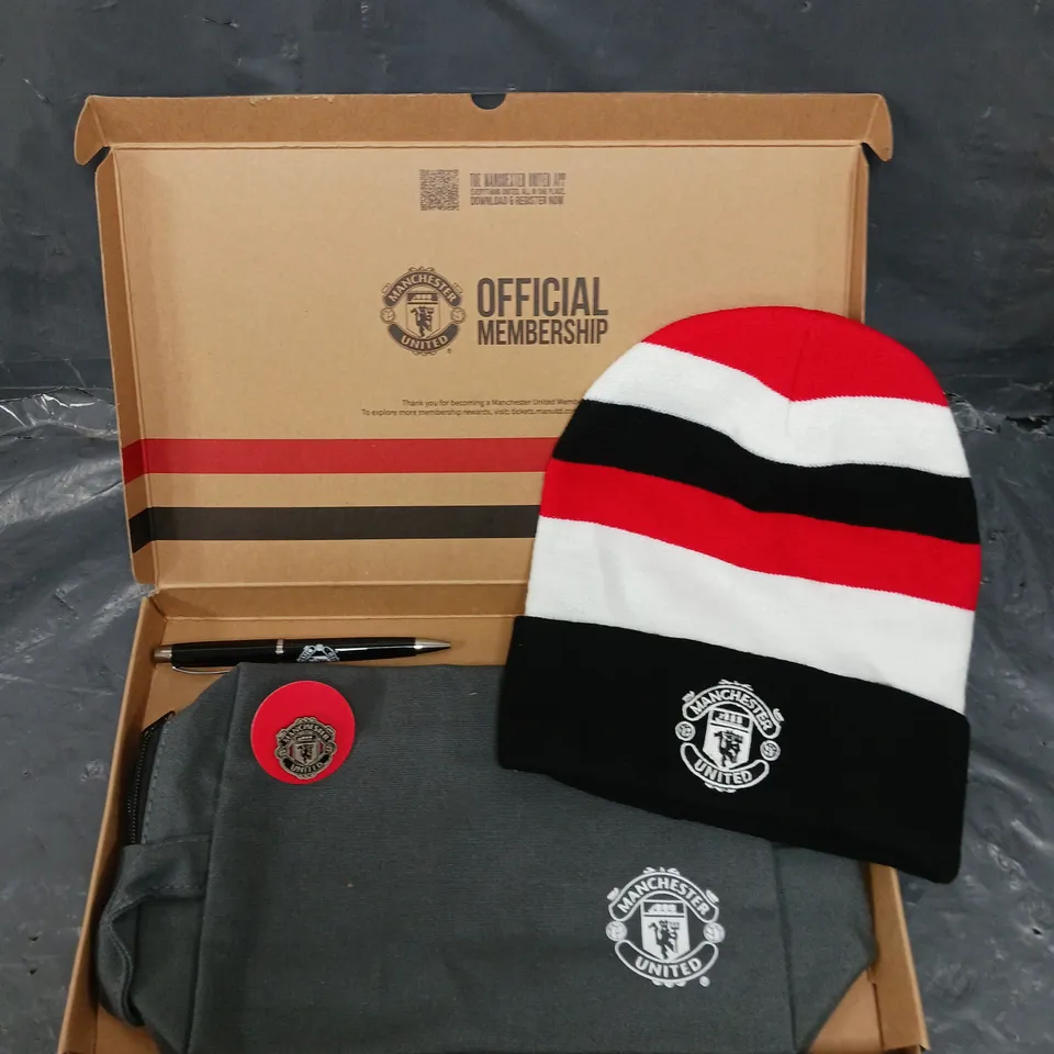 MANCHESTER UNITED MEMBERSHIP MERCHANDISE SET