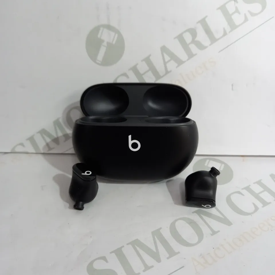 BEATS WIRELESS EARPHONES IN BLACK