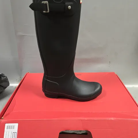 BOXED PAIR OF HUNTER ORIGINAL WOMENS TALL BOOTS - 5