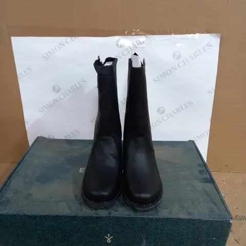 EMU EXPLORER YANCOAL WATERPROOF LEATHER BOOT - SIZE 4