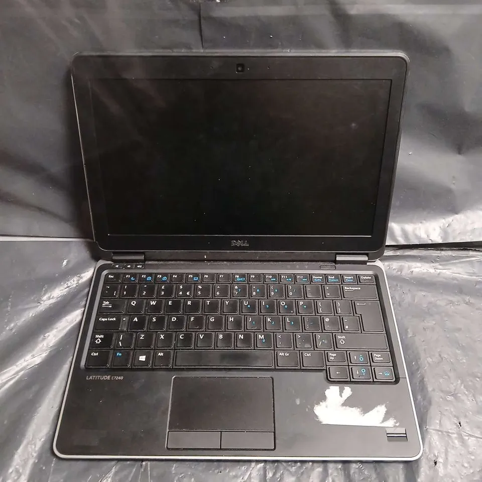DELL LATITUDE E7240 LAPTOP – SILVER