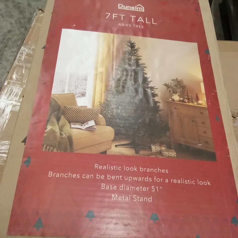 PALLET TO CONTAIN 2 x LARGE CHRISTMAS TREES AND 1 x DRUMMING NUTCRACKER