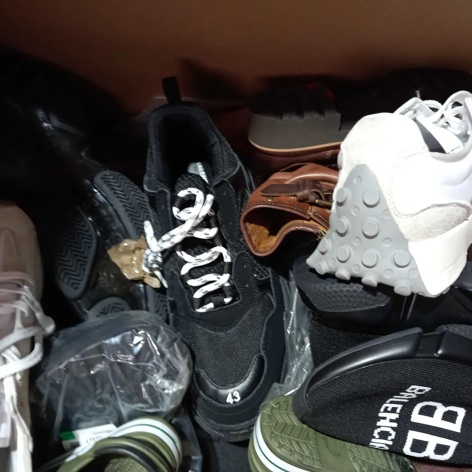 BOX OF APPROXIMATELY 15 ASSORTED PAIRS OF SHOES AND FOOTWEAR ITEMS TO INCLUDE LULABAY MAN, TOPSHOP, NEXT, ETC
