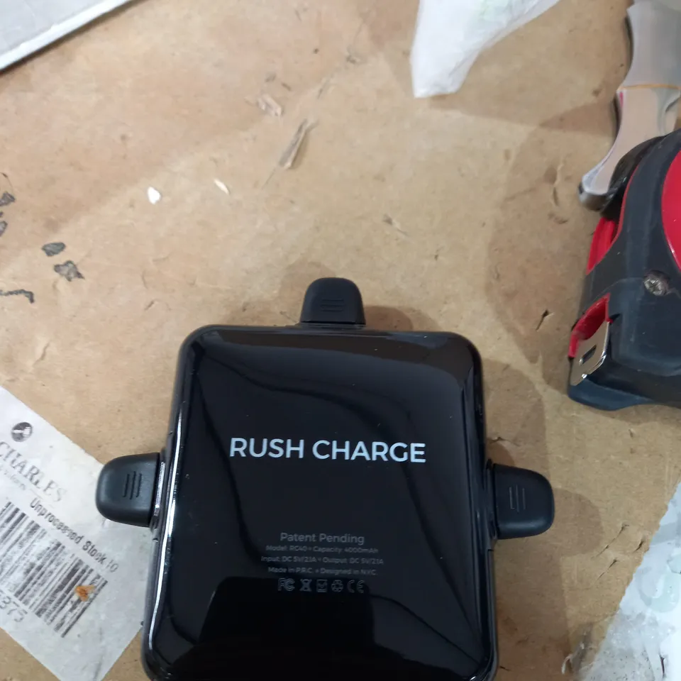 RUSH CHARGE TRIDENT 4000MAH PORTABLE CHARGER, BLACK